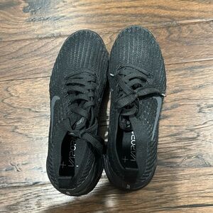 Nike women’s airvapormax black